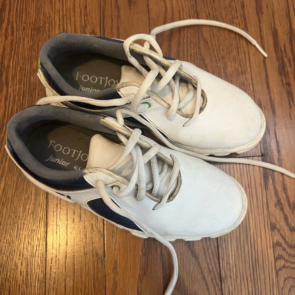 Kids golf shoes